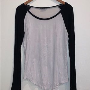 M Tobi women’s/girls black and white baseball t